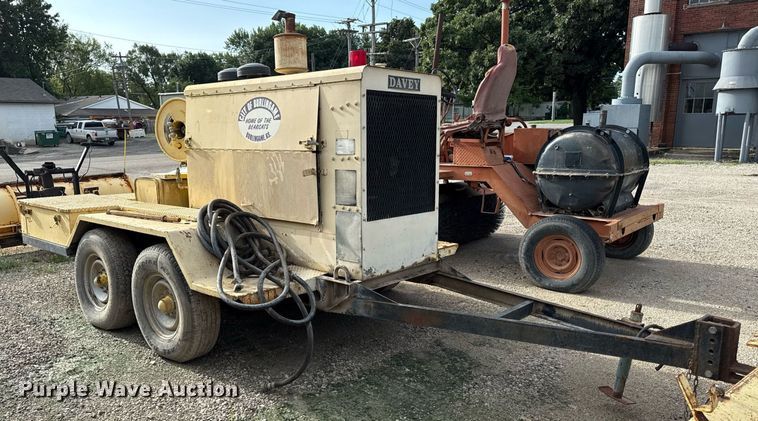 image for item ED4369 1974 Davey Air compressor