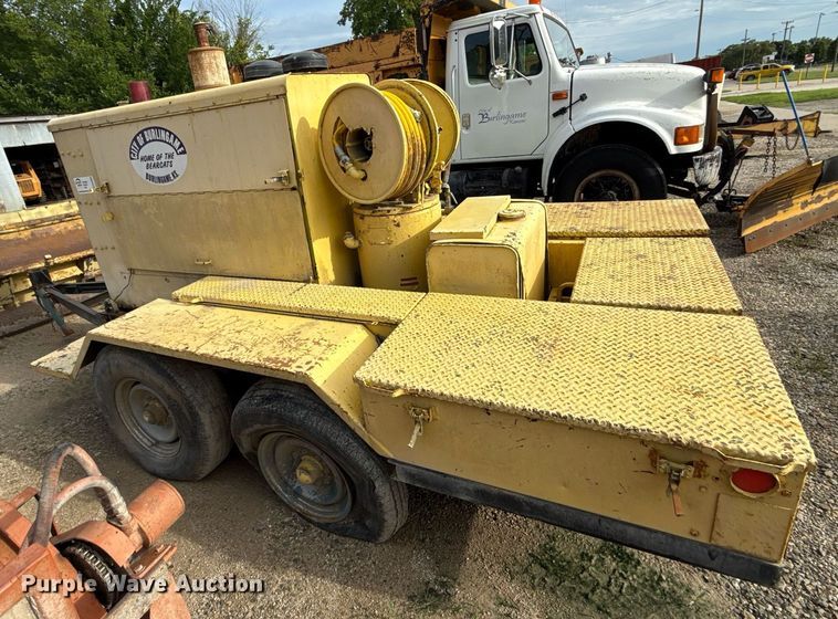 image for item ED4369 1974 Davey Air compressor