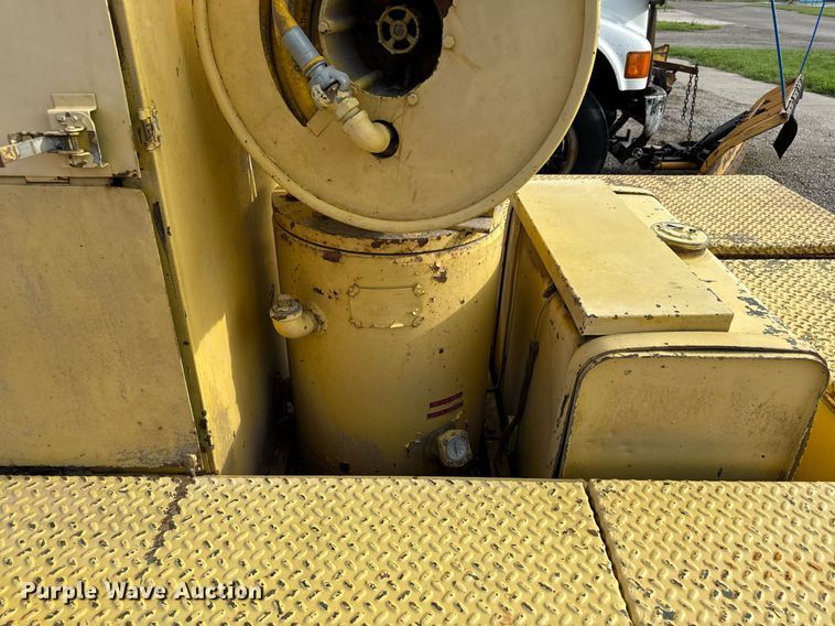 image for item ED4369 1974 Davey Air compressor