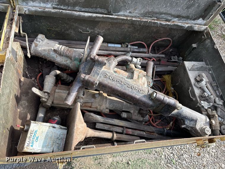 image for item ED4369 1974 Davey Air compressor