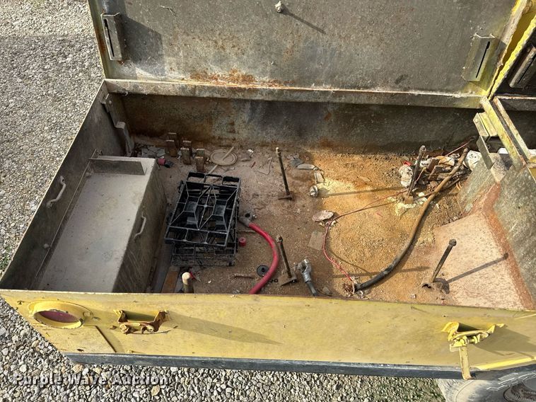 image for item ED4369 1974 Davey Air compressor