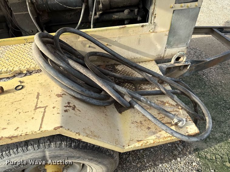 image for item ED4369 1974 Davey Air compressor