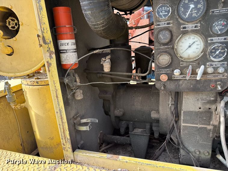 image for item ED4369 1974 Davey Air compressor