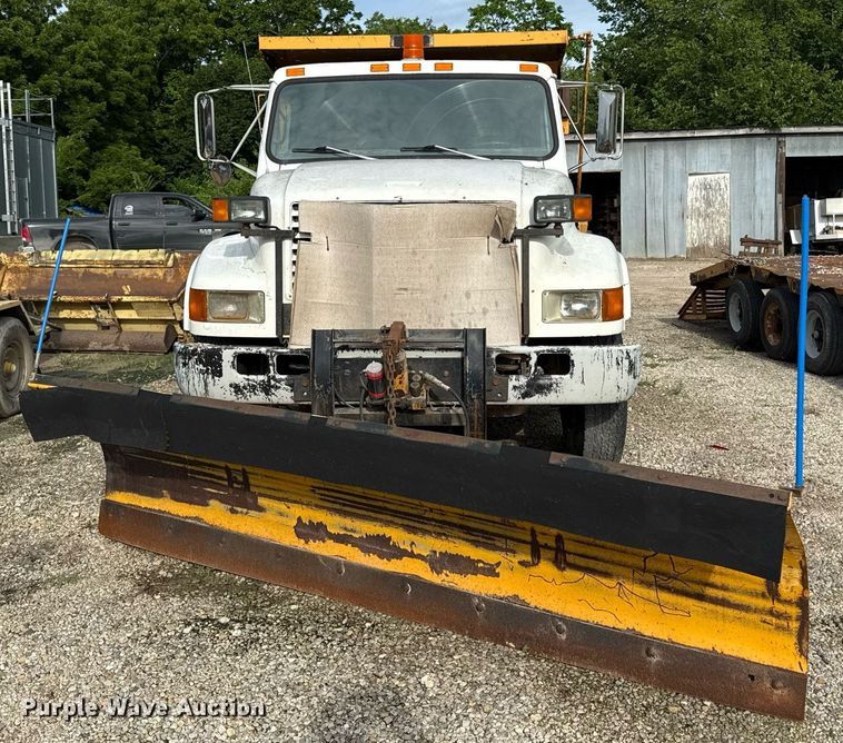 image for item ED4371 1994 International 4900 dump truck