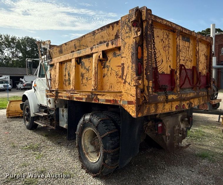 image for item ED4371 1994 International 4900 dump truck