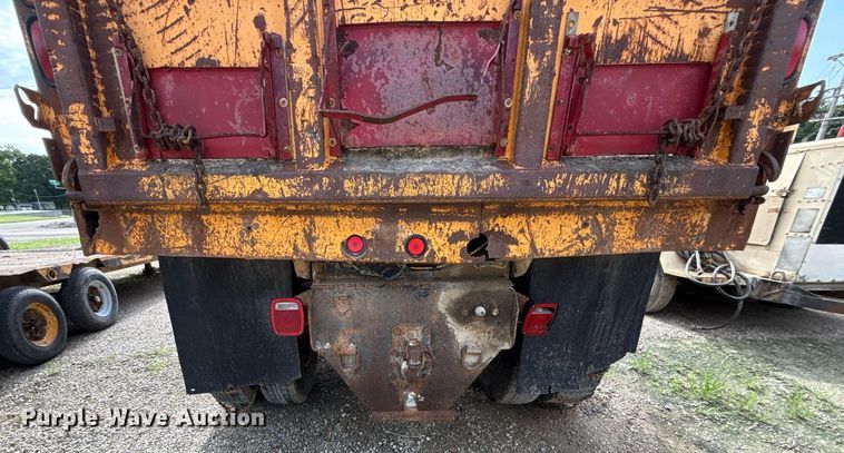 image for item ED4371 1994 International 4900 dump truck