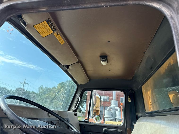 image for item ED4371 1994 International 4900 dump truck