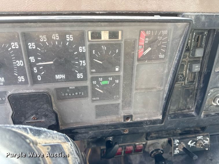 image for item ED4371 1994 International 4900 dump truck