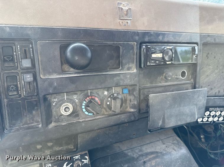 image for item ED4371 1994 International 4900 dump truck