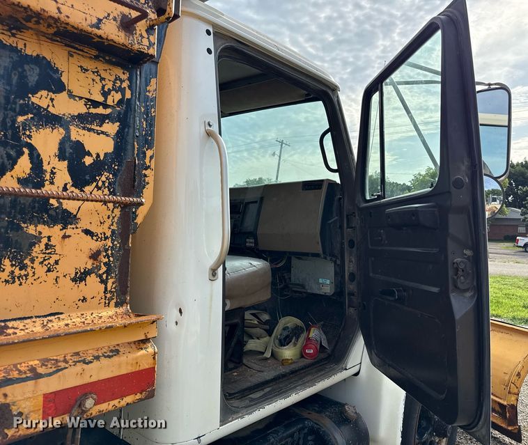 image for item ED4371 1994 International 4900 dump truck