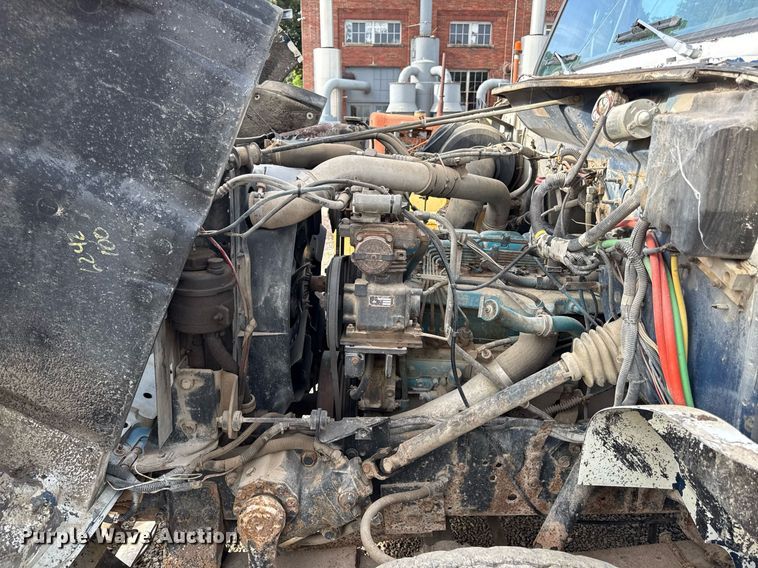 image for item ED4371 1994 International 4900 dump truck