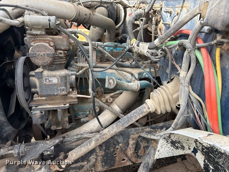 image for item ED4371 1994 International 4900 dump truck