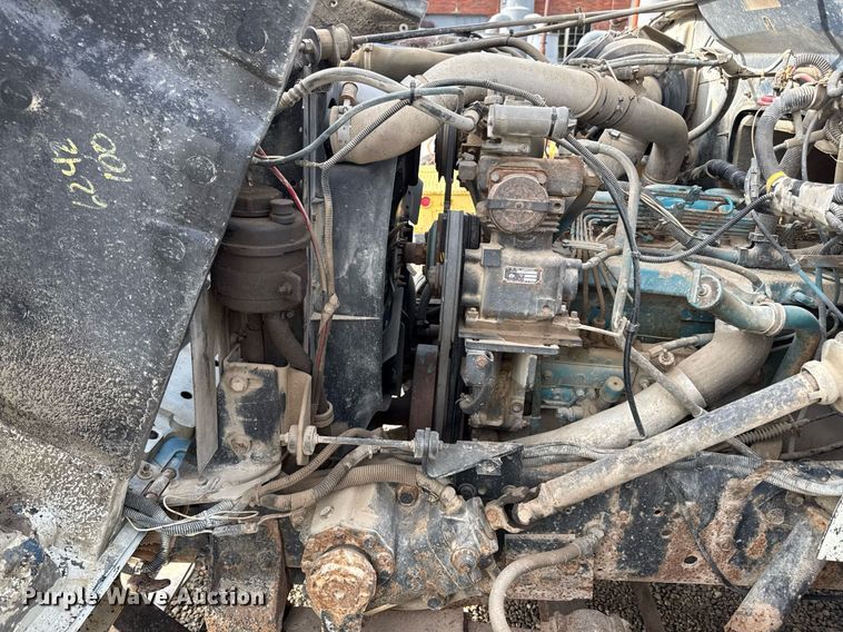 image for item ED4371 1994 International 4900 dump truck