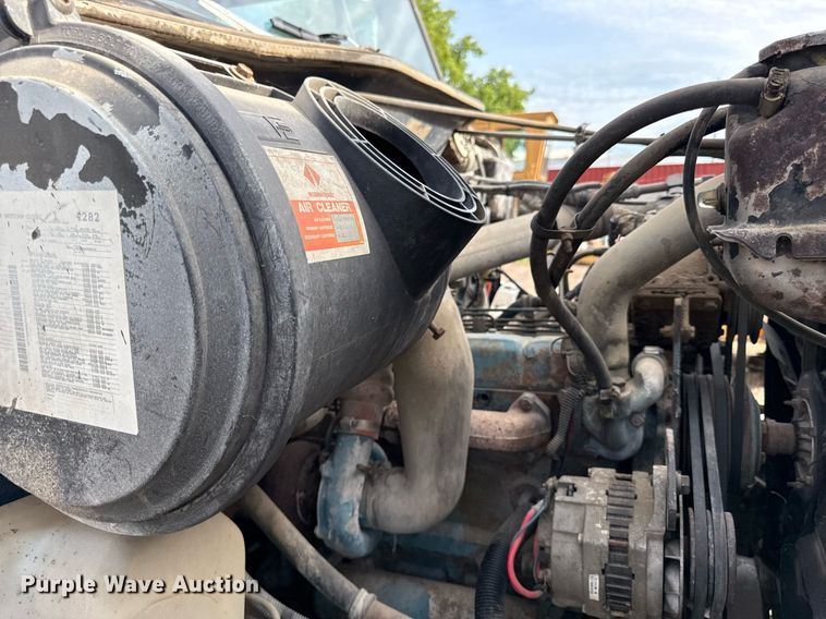 image for item ED4371 1994 International 4900 dump truck