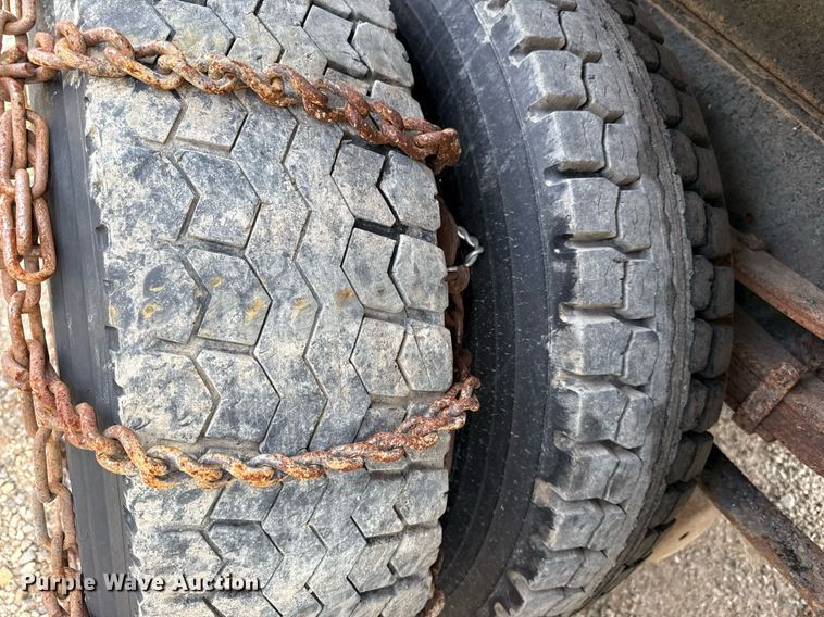 image for item ED4371 1994 International 4900 dump truck