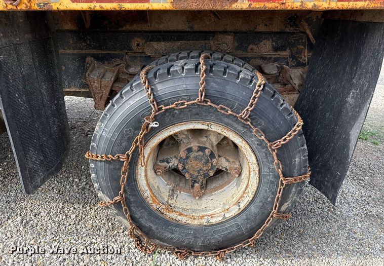 image for item ED4371 1994 International 4900 dump truck