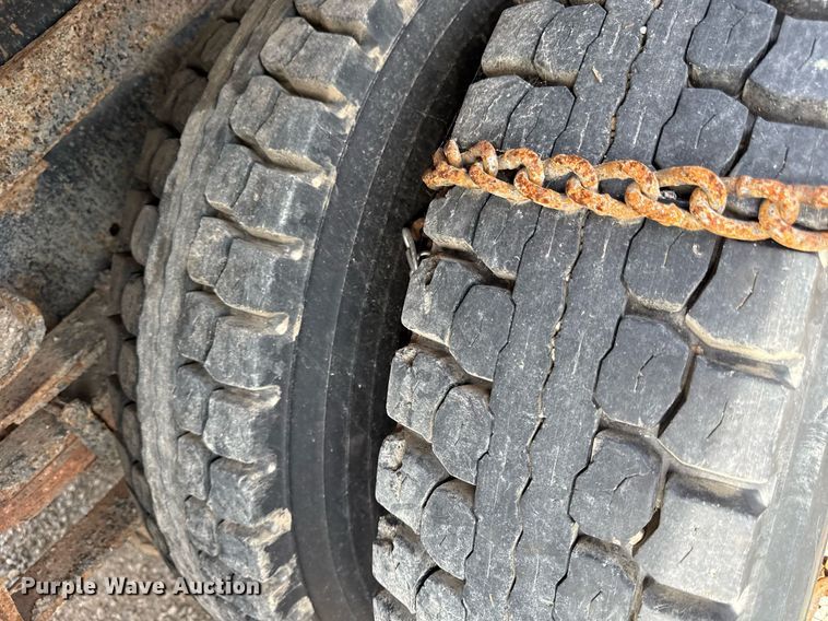 image for item ED4371 1994 International 4900 dump truck