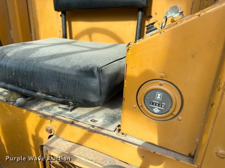 image for item ED4372 1973 Galion 503 Series L rigid frame motor grader