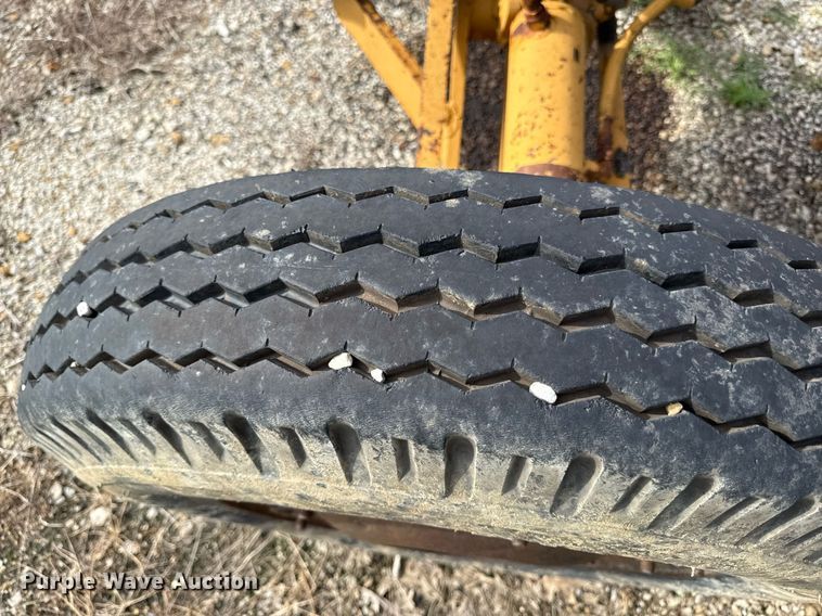 image for item ED4372 1973 Galion 503 Series L rigid frame motor grader