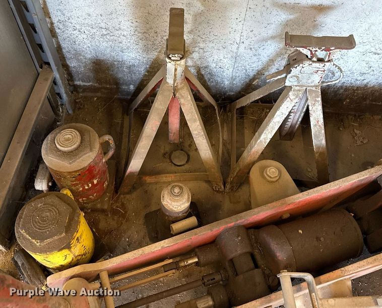 image for item ED4374 Floor jacks 