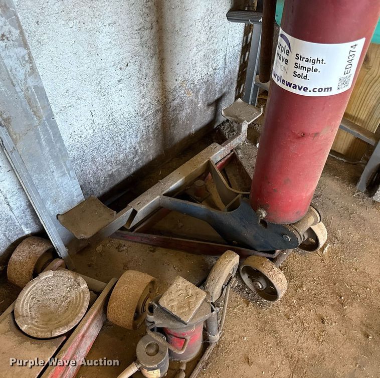 image for item ED4374 Floor jacks 