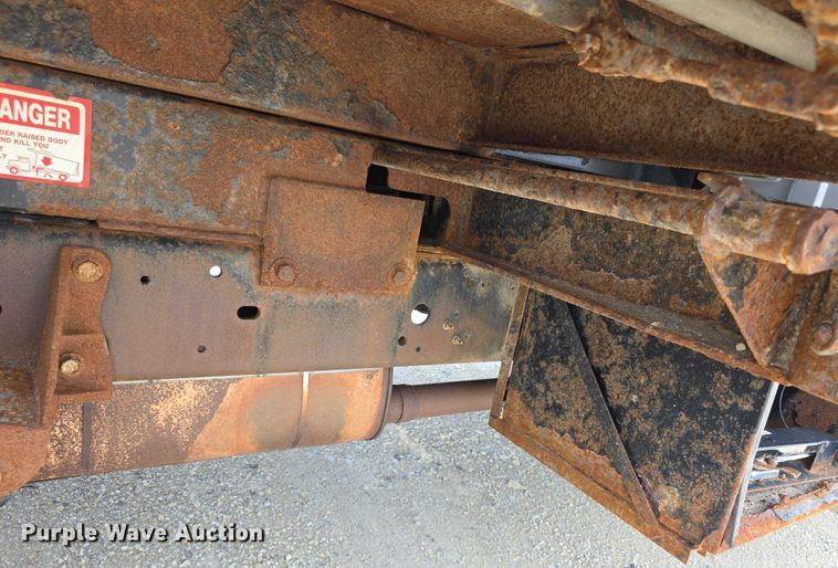 image for item EF3608 2011 Ford F550 XL Super Duty dump truck