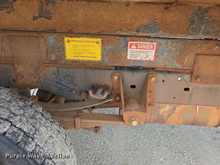 image for item EF3608 2011 Ford F550 XL Super Duty dump truck