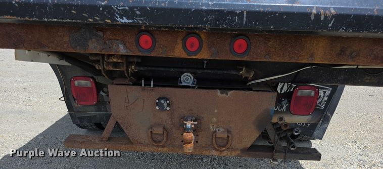 image for item EF3608 2011 Ford F550 XL Super Duty dump truck