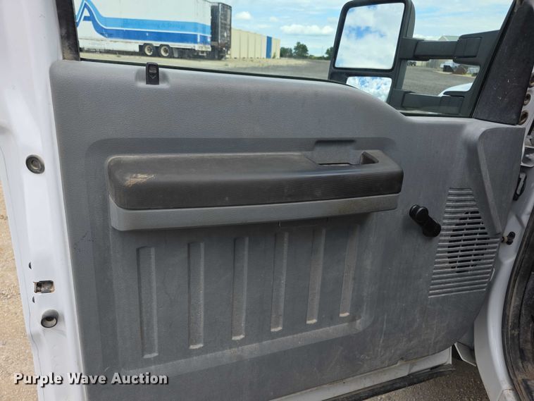 image for item EF3608 2011 Ford F550 XL Super Duty dump truck