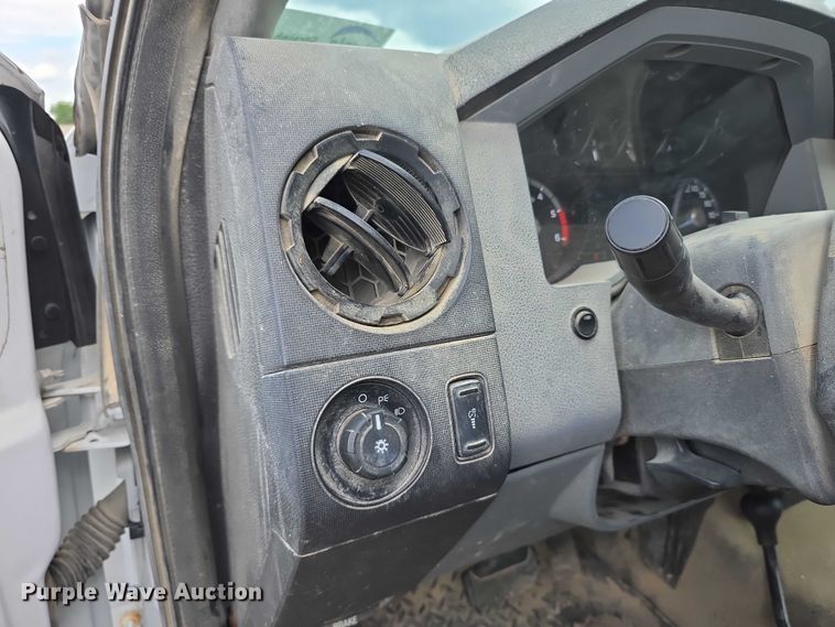 image for item EF3608 2011 Ford F550 XL Super Duty dump truck