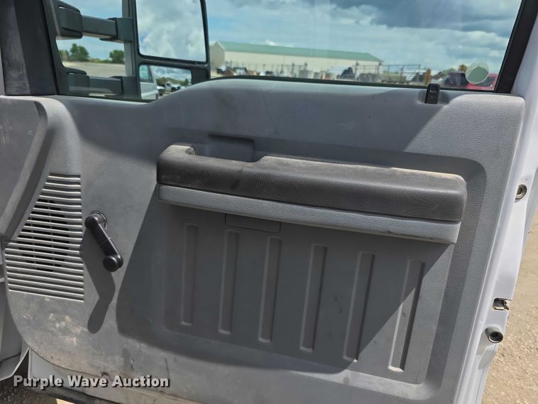 image for item EF3608 2011 Ford F550 XL Super Duty dump truck