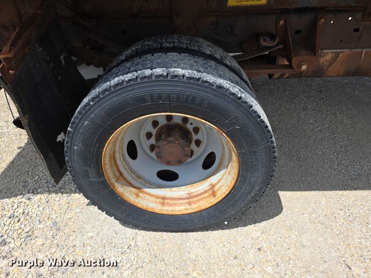 image for item EF3608 2011 Ford F550 XL Super Duty dump truck