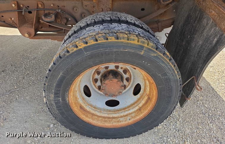 image for item EF3608 2011 Ford F550 XL Super Duty dump truck