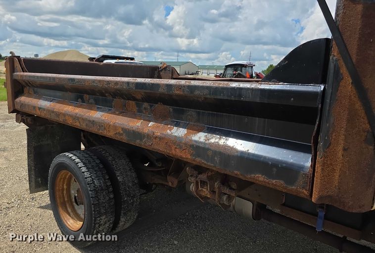 image for item EF3609 2010 Ford F550 XL Super Duty dump truck