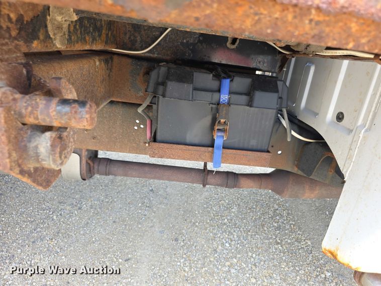 image for item EF3609 2010 Ford F550 XL Super Duty dump truck