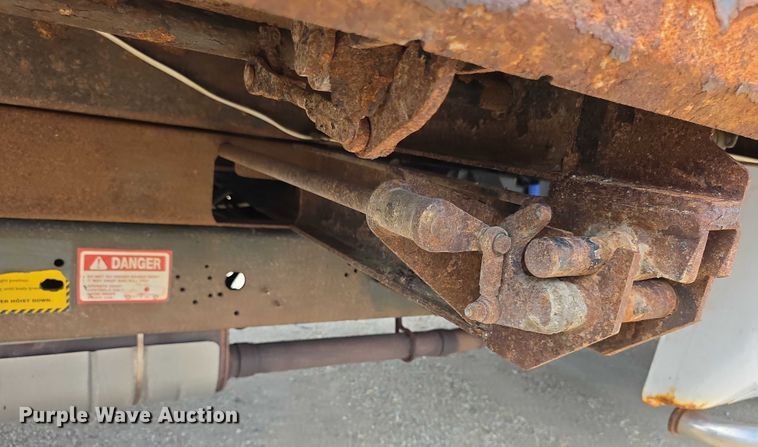 image for item EF3609 2010 Ford F550 XL Super Duty dump truck