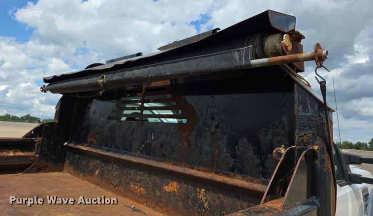 image for item EF3609 2010 Ford F550 XL Super Duty dump truck