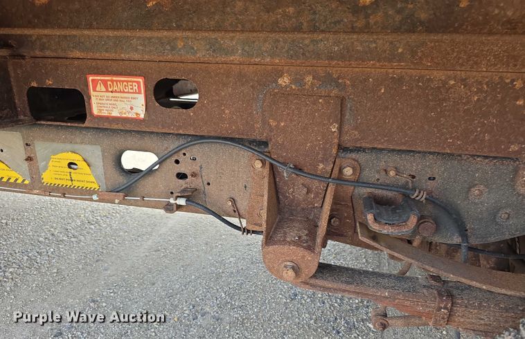 image for item EF3609 2010 Ford F550 XL Super Duty dump truck