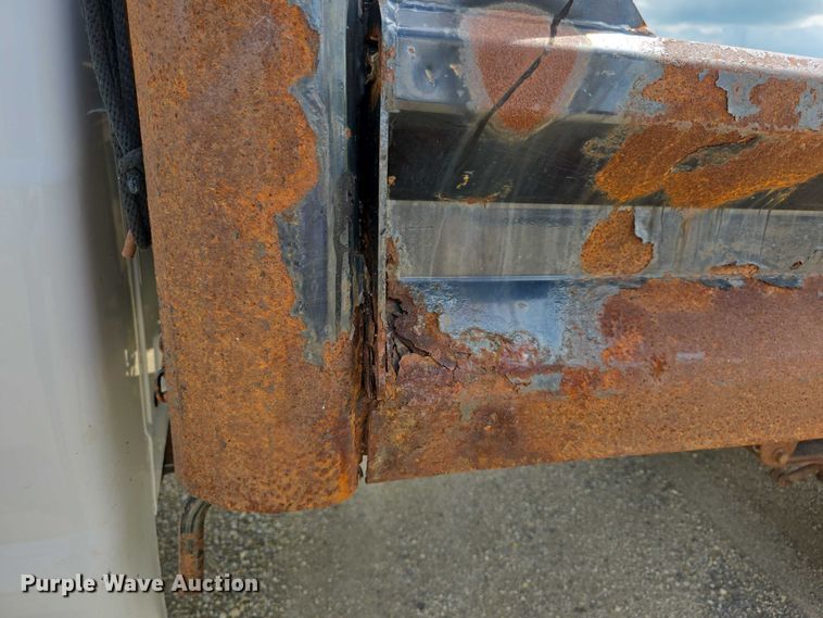 image for item EF3609 2010 Ford F550 XL Super Duty dump truck