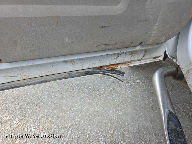 image for item EF3609 2010 Ford F550 XL Super Duty dump truck