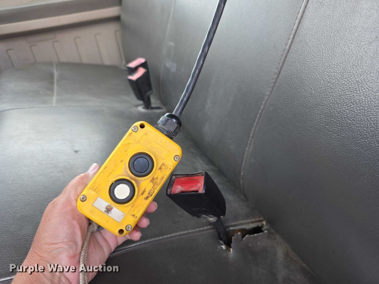 image for item EF3609 2010 Ford F550 XL Super Duty dump truck