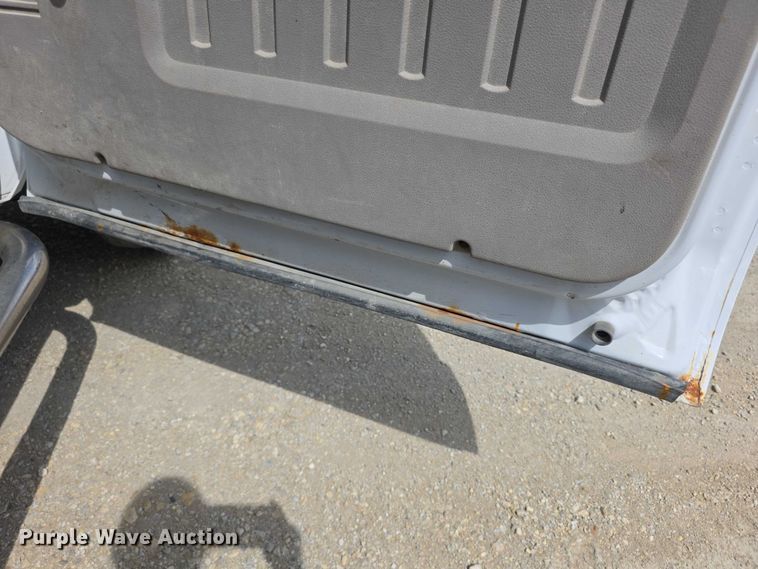 image for item EF3609 2010 Ford F550 XL Super Duty dump truck