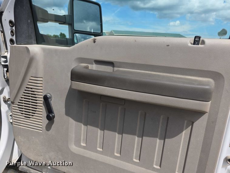 image for item EF3609 2010 Ford F550 XL Super Duty dump truck