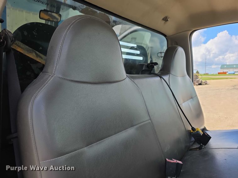 image for item EF3609 2010 Ford F550 XL Super Duty dump truck