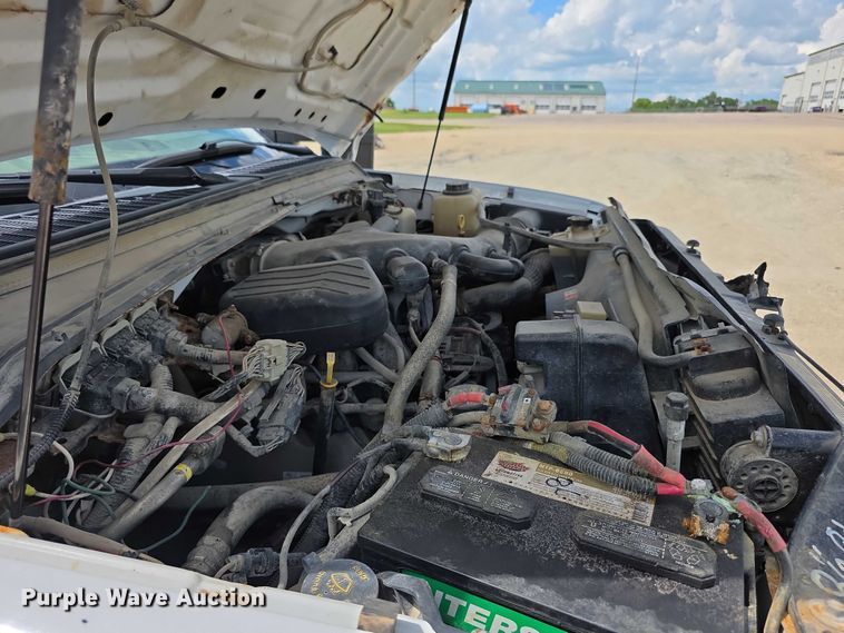 image for item EF3609 2010 Ford F550 XL Super Duty dump truck