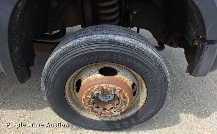 image for item EF3609 2010 Ford F550 XL Super Duty dump truck