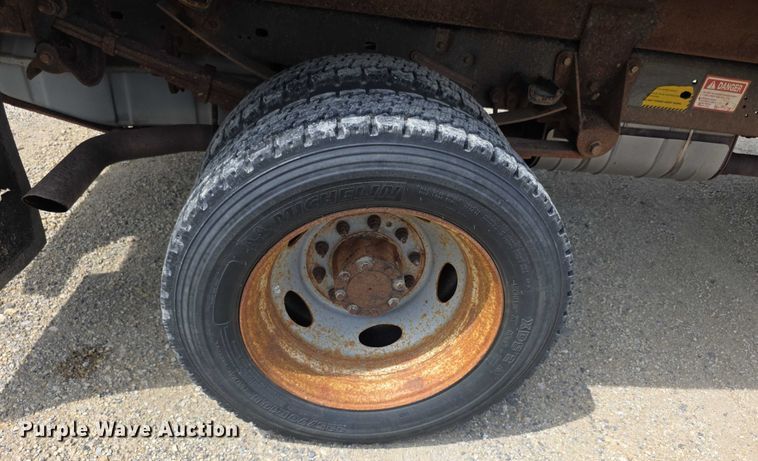 image for item EF3609 2010 Ford F550 XL Super Duty dump truck