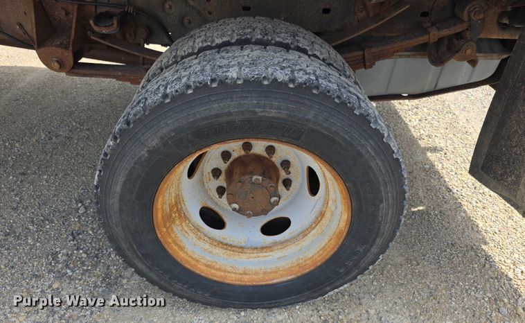 image for item EF3609 2010 Ford F550 XL Super Duty dump truck