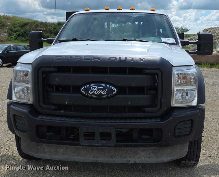 image for item EF3611 2013 Ford  F550 XL Super Duty flatbed truck