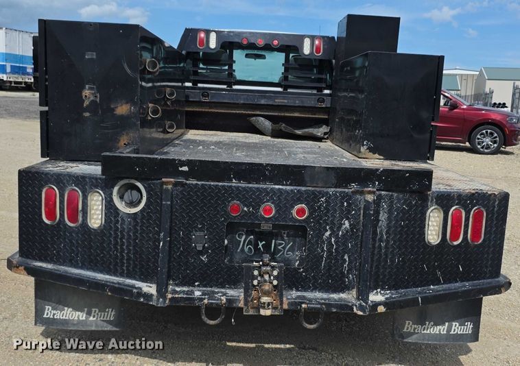 image for item EF3611 2013 Ford  F550 XL Super Duty flatbed truck